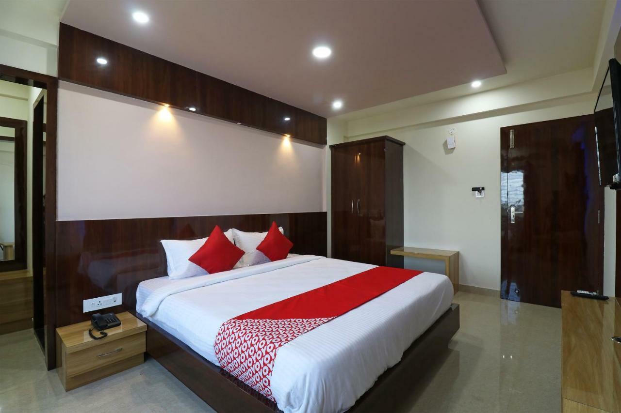 Oyo 37349 Sai Palace Hotel Chik Banavar Exterior photo